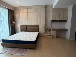 For rent 3 bedrooms townhouse in Saphan Sung, Bangkok