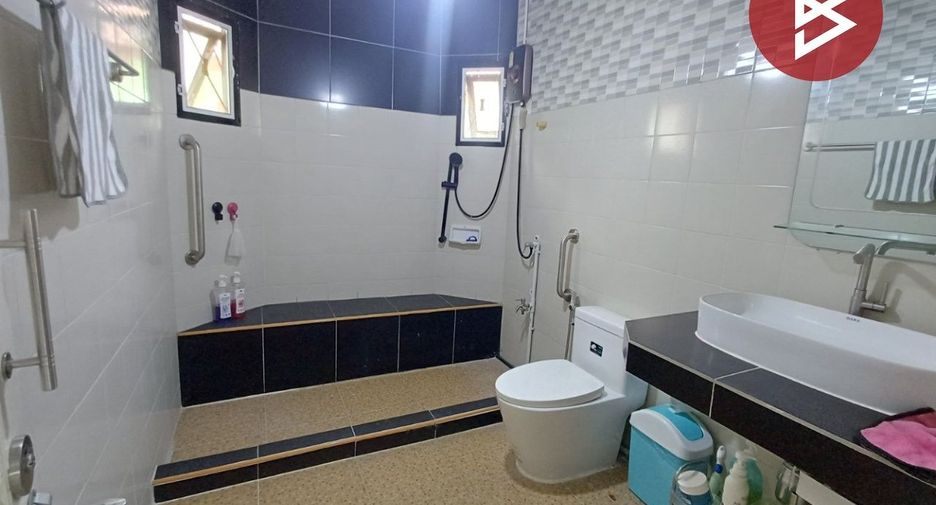 For sale 3 bedrooms house in Nakhon Chai Si, Nakhon Pathom