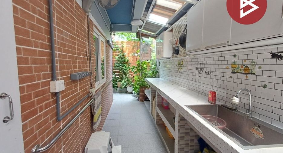 For sale 3 bedrooms house in Nakhon Chai Si, Nakhon Pathom