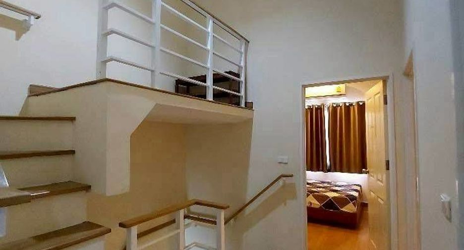Casa adosada en alquiler de 4 habitaciones en Prawet, Bangkok
