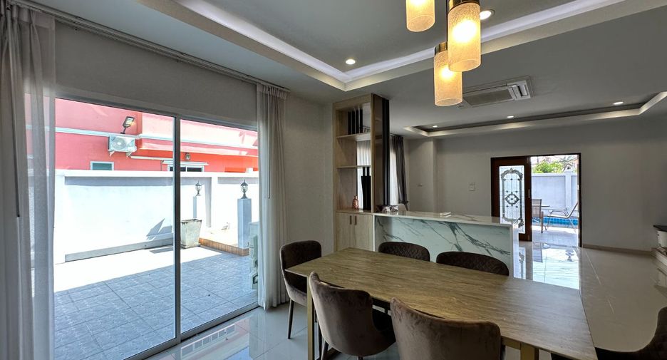 For sale 6 bedrooms villa in Jomtien, Pattaya