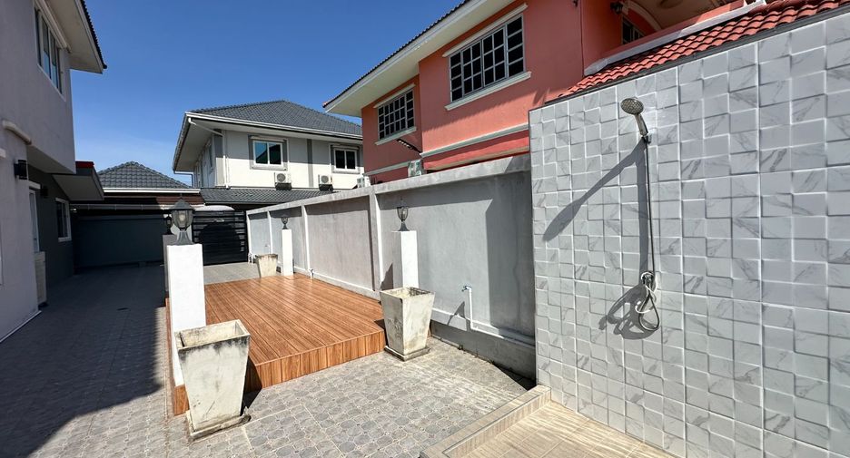 For sale 6 bedrooms villa in Jomtien, Pattaya