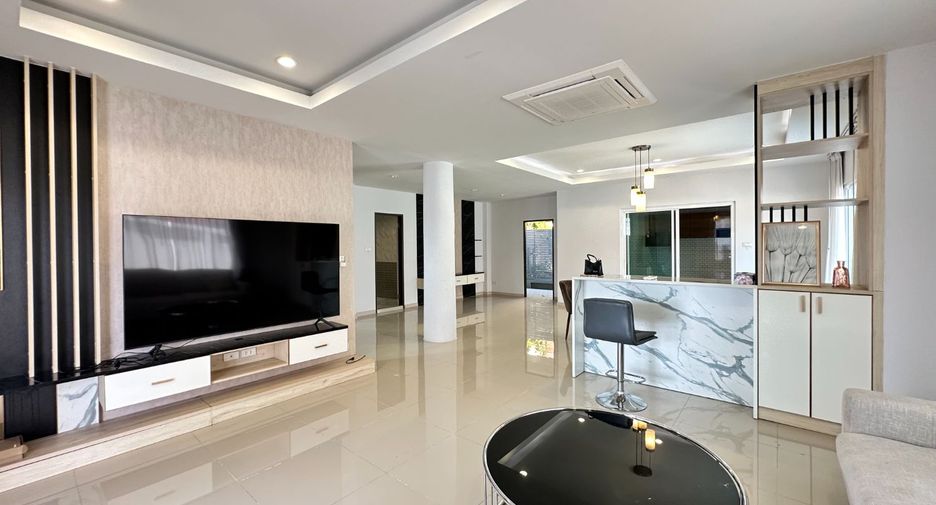 For sale 6 bedrooms villa in Jomtien, Pattaya