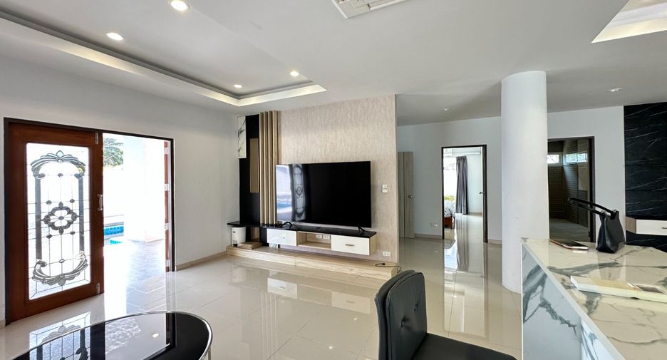 For sale 6 bedrooms villa in Jomtien, Pattaya