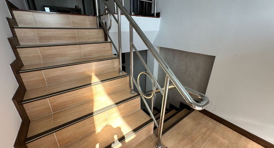 For sale 6 bedrooms villa in Jomtien, Pattaya