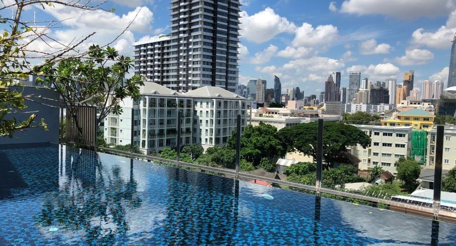À louer 4 chambres condo à Sathon, Bangkok