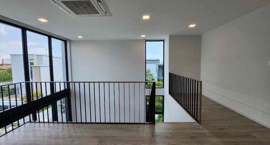 For sale and for rent 4 bedrooms house in Saphan Sung, Bangkok