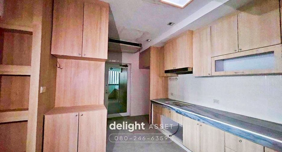 For sale 4 ベッドルーム house in Bang Kruai, Nonthaburi