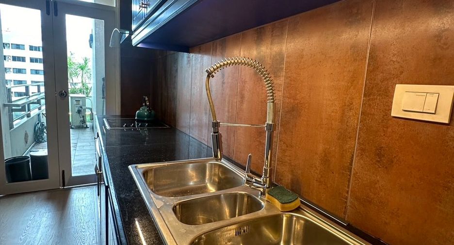 Wohnung zur Miete mit 2 Zimmer in Khlong Toei, Bangkok