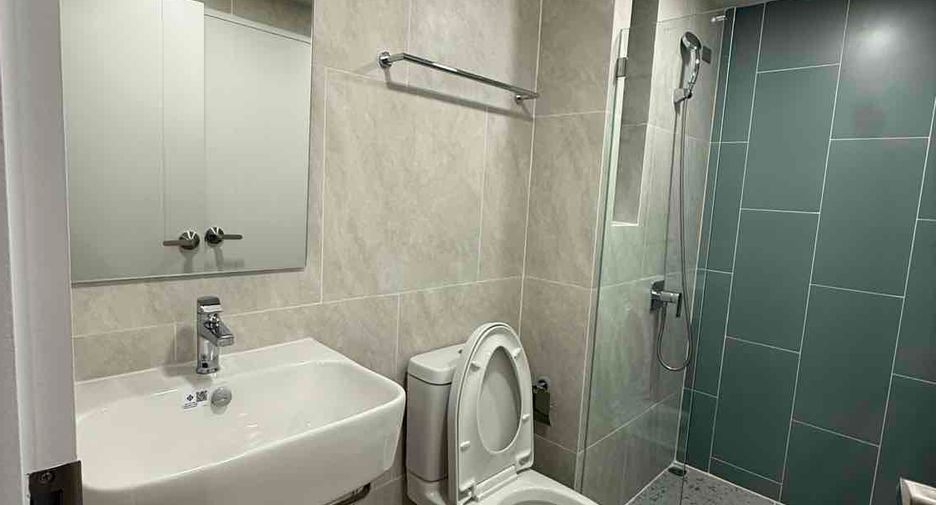 For sale 1 Beds condo in Phra Khanong, Bangkok