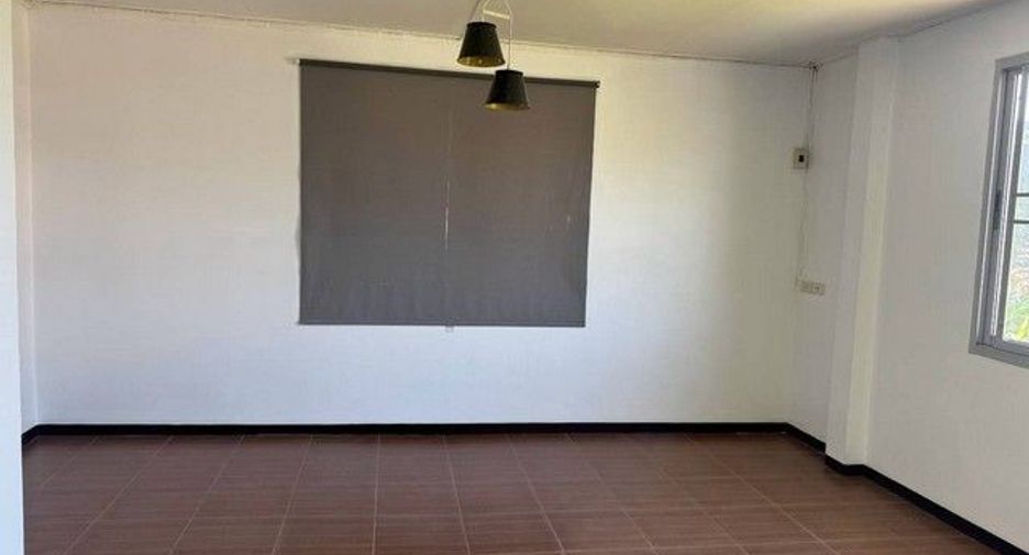 For rent 3 bedrooms house in Bang Na, Bangkok
