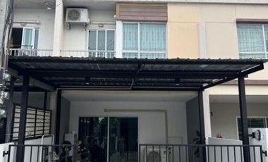 For rent 3 bedrooms townhouse in Suan Luang, Bangkok