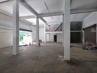 Almacén en alquiler de 1 habitaciones en Din Daeng, Bangkok