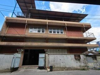 Almacén en alquiler de 1 habitaciones en Din Daeng, Bangkok