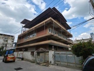 Almacén en alquiler de 1 habitaciones en Din Daeng, Bangkok