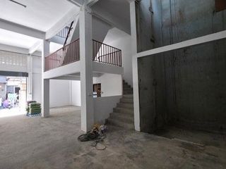 Almacén en alquiler de 1 habitaciones en Din Daeng, Bangkok