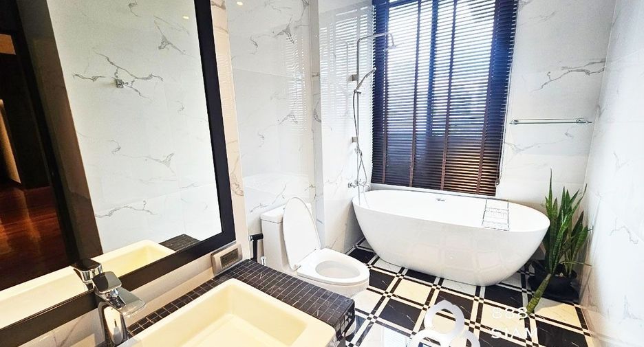 For sale 2 bedrooms condo in Yan Nawa, Bangkok