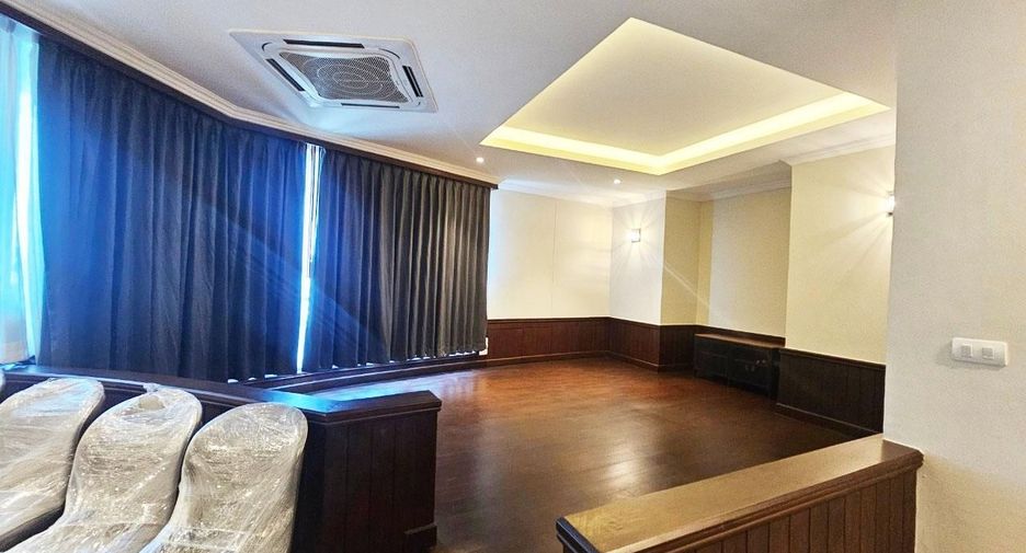 For sale 2 bedrooms condo in Yan Nawa, Bangkok