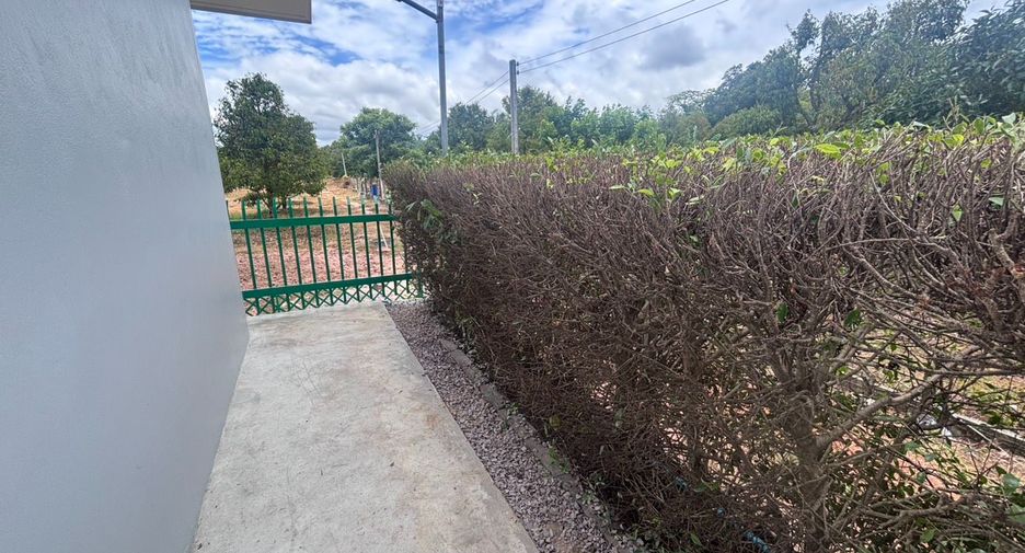 出租 2 卧室 独立屋 在 Klaeng, Rayong