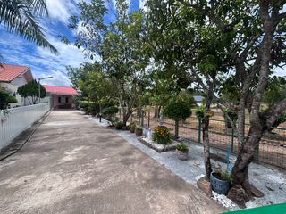 出租 2 卧室 独立屋 在 Klaeng, Rayong