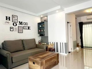 出租 2 卧室 联排别墅 在 Bang Phli, Samut Prakan