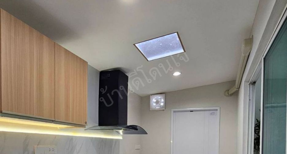 出售 4 卧室 联排别墅 在 Bang Phli, Samut Prakan