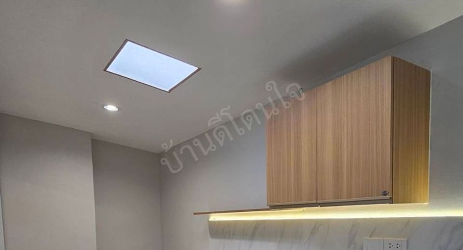 出售 4 卧室 联排别墅 在 Bang Phli, Samut Prakan