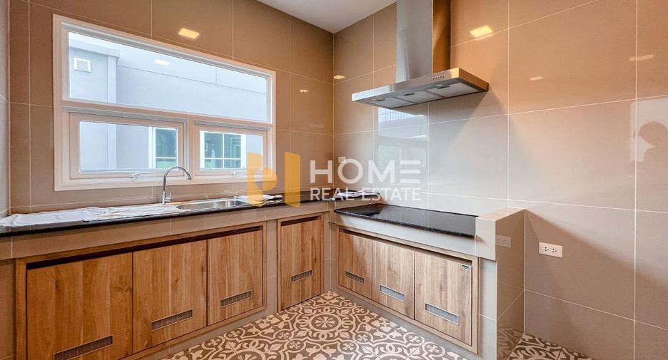 For sale 4 bedrooms house in Lat Lum Kaeo, Pathum Thani