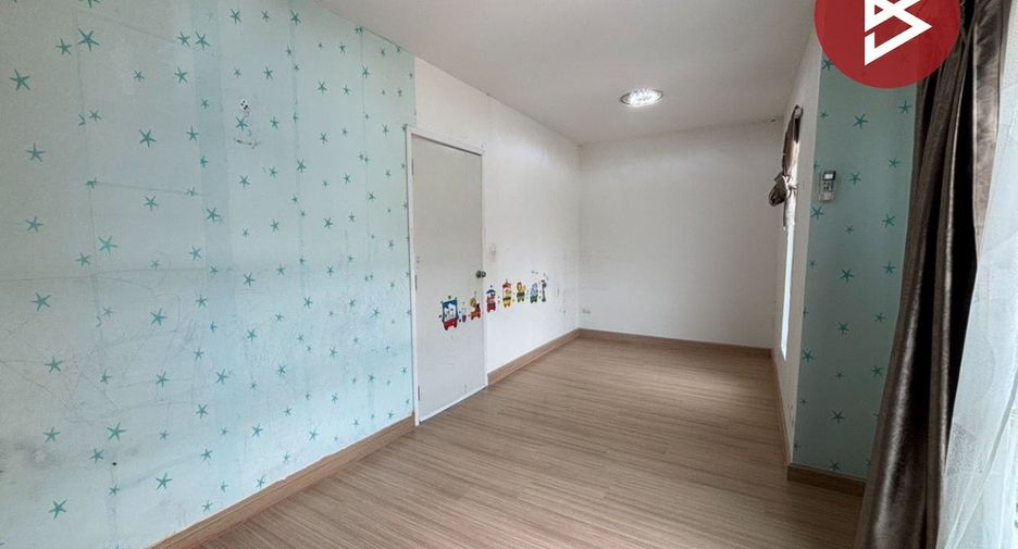 Casa adosada en venta de 3 habitaciones en Bang Phli, Samut Prakan