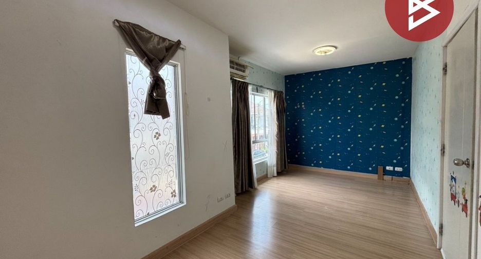 Casa adosada en venta de 3 habitaciones en Bang Phli, Samut Prakan