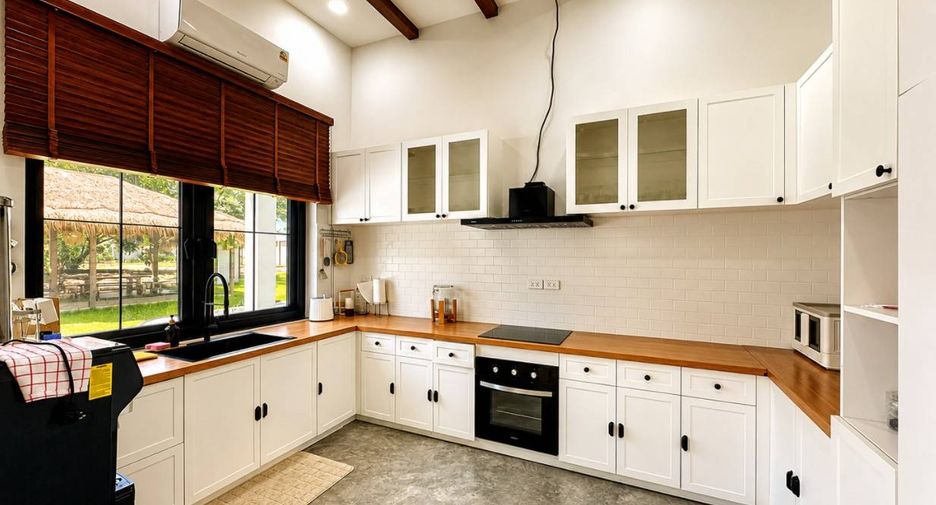 À louer 4 chambres villa à Huay Yai, Pattaya
