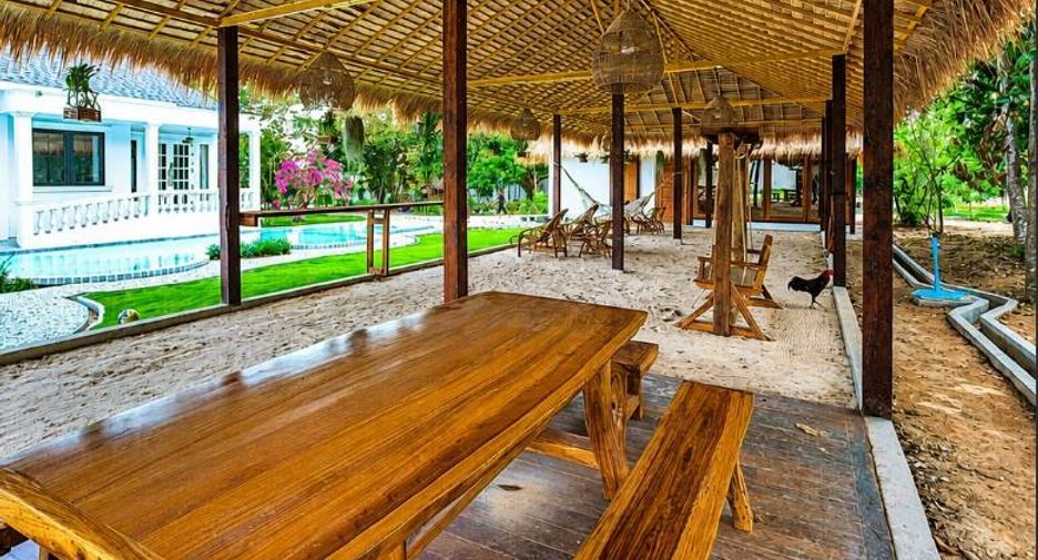 À louer 4 chambres villa à Huay Yai, Pattaya