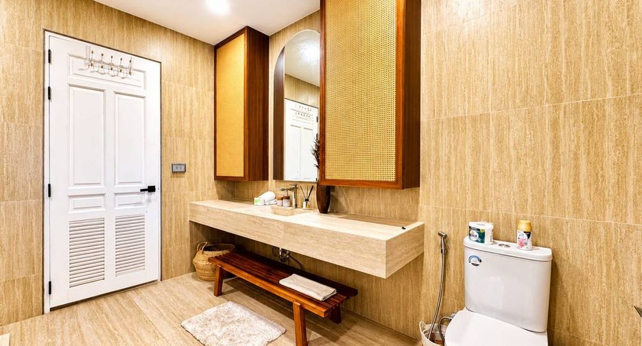 À louer 4 chambres villa à Huay Yai, Pattaya