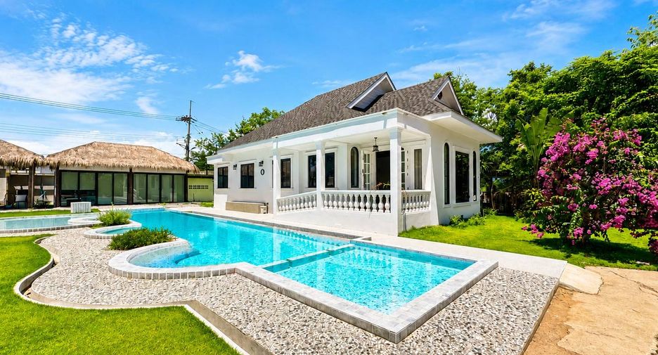 À louer 4 chambres villa à Huay Yai, Pattaya