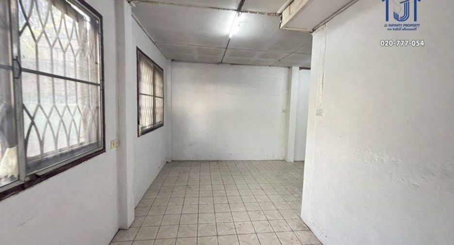 For sale 3 bedrooms house in Don Mueang, Bangkok