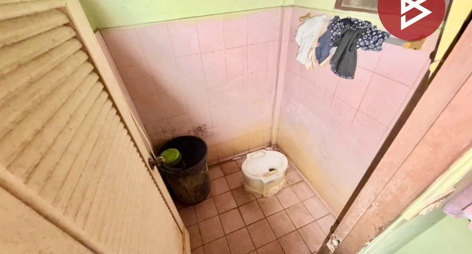 Casa adosada en venta de 2 habitaciones en Lam Luk Ka, Pathum Thani