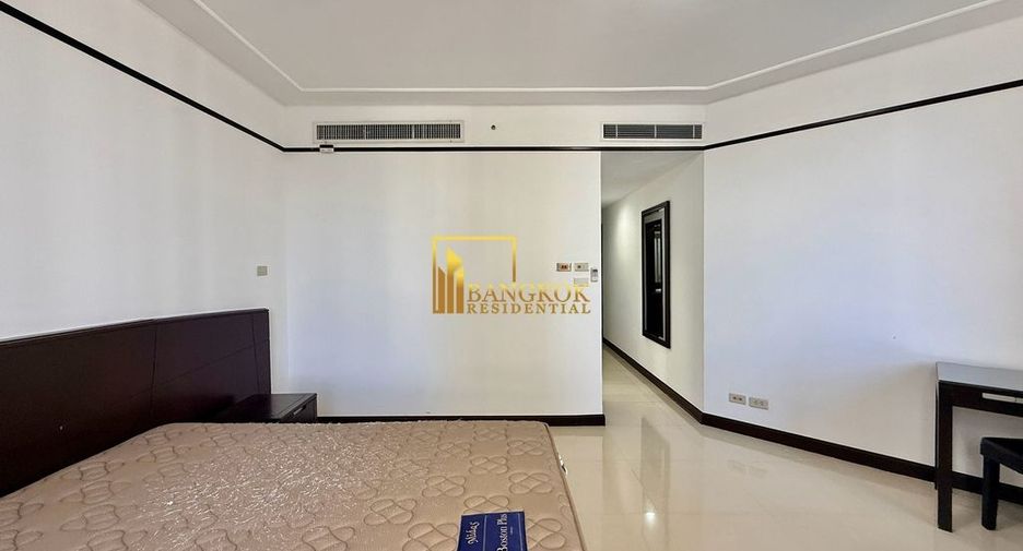 For rent and for sale 3 bedrooms condo in Pathum Wan, Bangkok