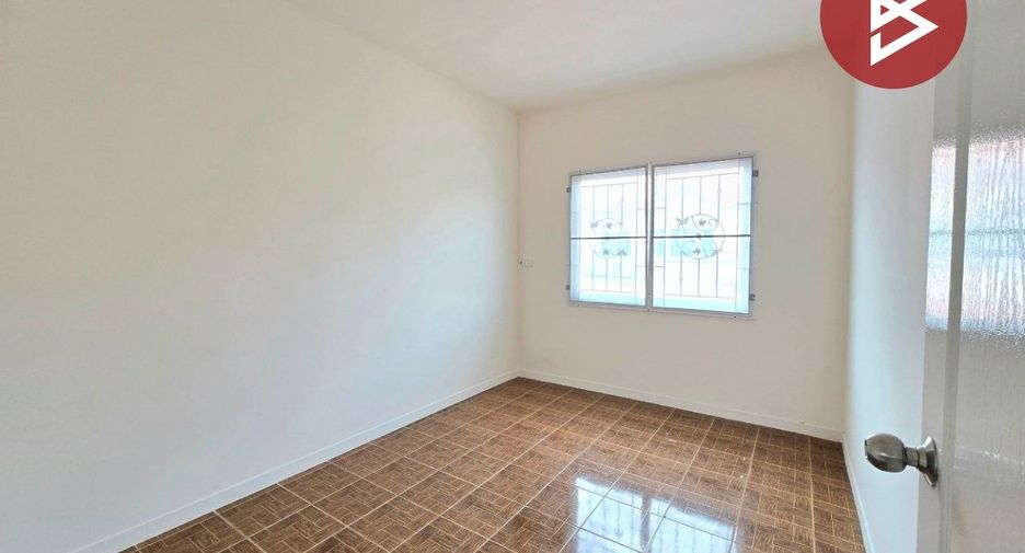 Casa adosada en venta de 3 habitaciones en Phra Samut Chedi, Samut Prakan
