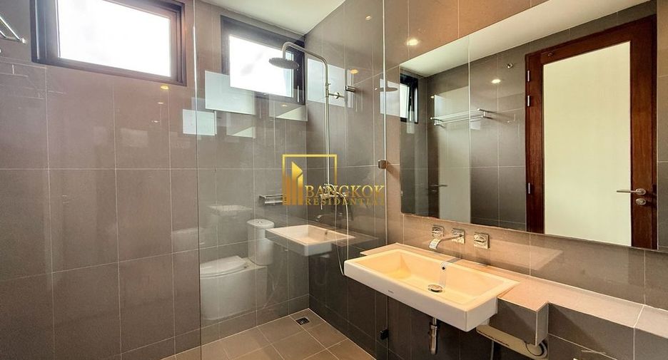 For rent 2 bedrooms house in Khlong Toei, Bangkok