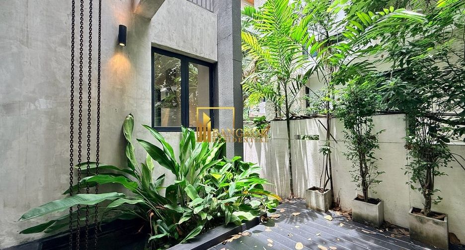 For rent 2 bedrooms house in Khlong Toei, Bangkok