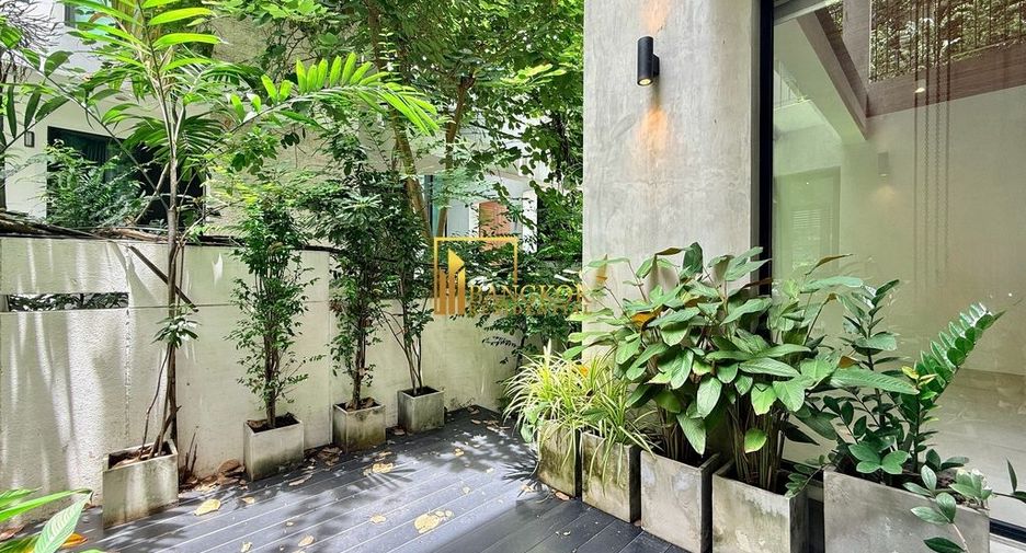 For rent 2 bedrooms house in Khlong Toei, Bangkok