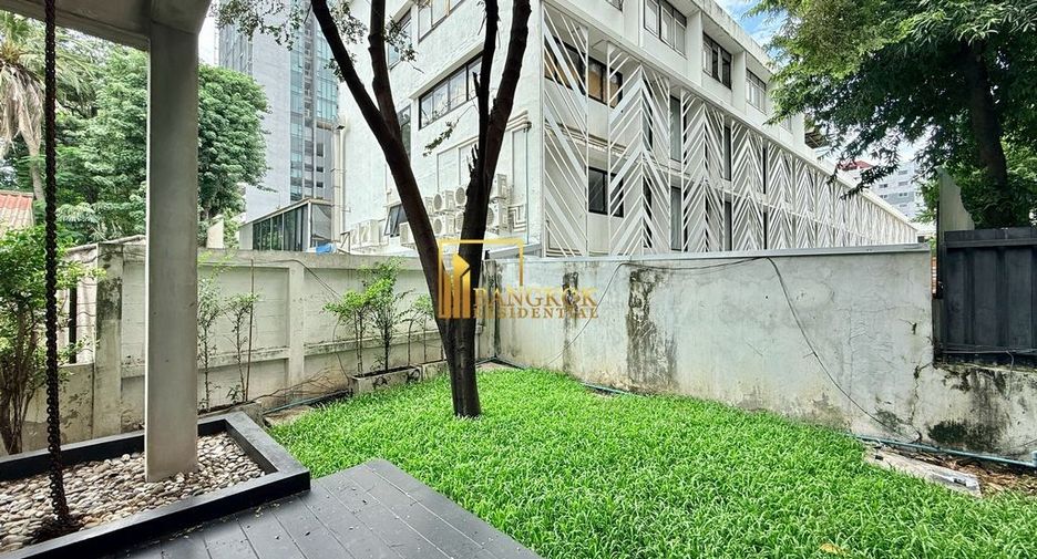 For rent 2 bedrooms house in Khlong Toei, Bangkok