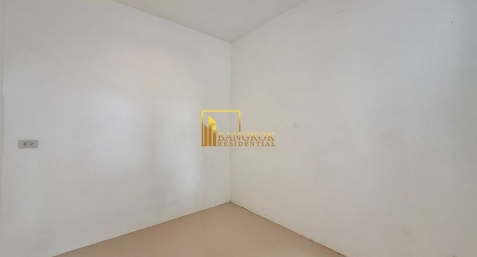 For rent 2 bedrooms house in Khlong Toei, Bangkok
