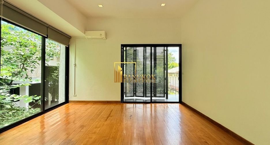 For rent 2 bedrooms house in Khlong Toei, Bangkok