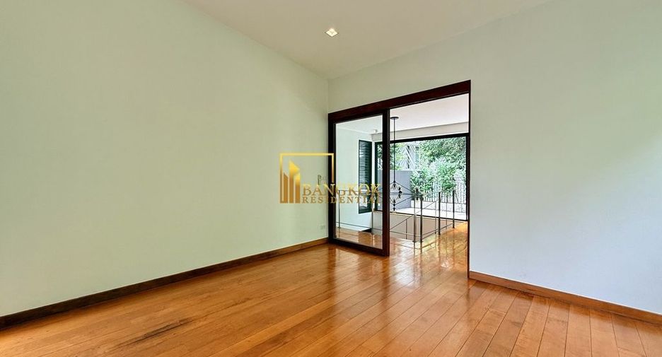 For rent 2 bedrooms house in Khlong Toei, Bangkok