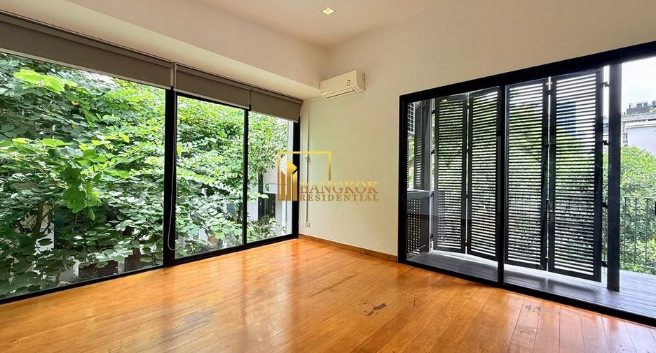 For rent 2 bedrooms house in Khlong Toei, Bangkok