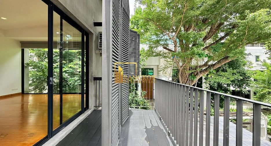 For rent 2 bedrooms house in Khlong Toei, Bangkok