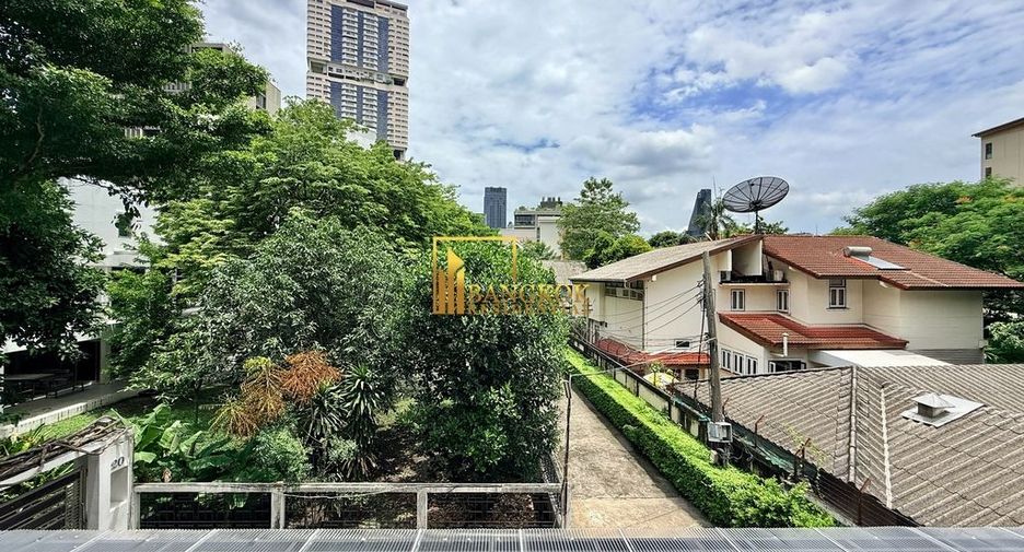 For rent 2 bedrooms house in Khlong Toei, Bangkok