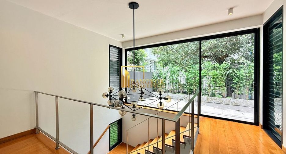 For rent 2 bedrooms house in Khlong Toei, Bangkok