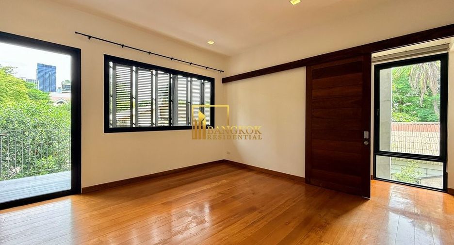 For rent 2 bedrooms house in Khlong Toei, Bangkok